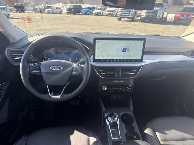 Certified 2025 Ford Escape Platinum image 18