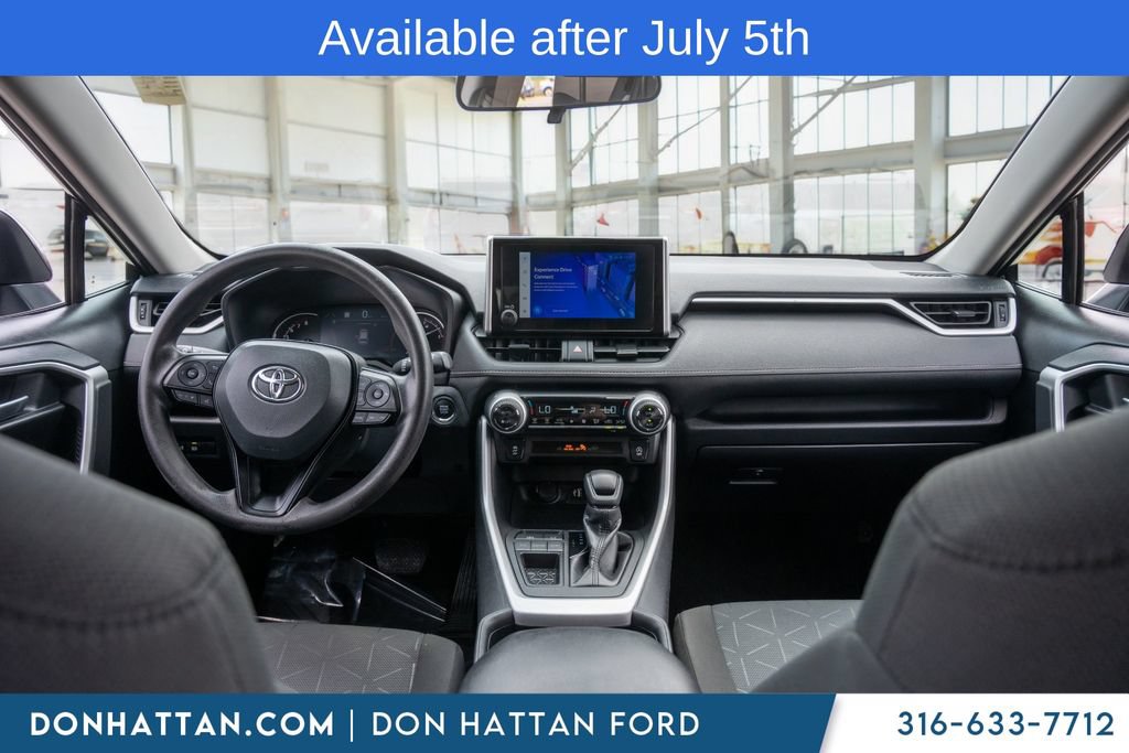 Used 2024 Toyota RAV4 XLE FWD image 3