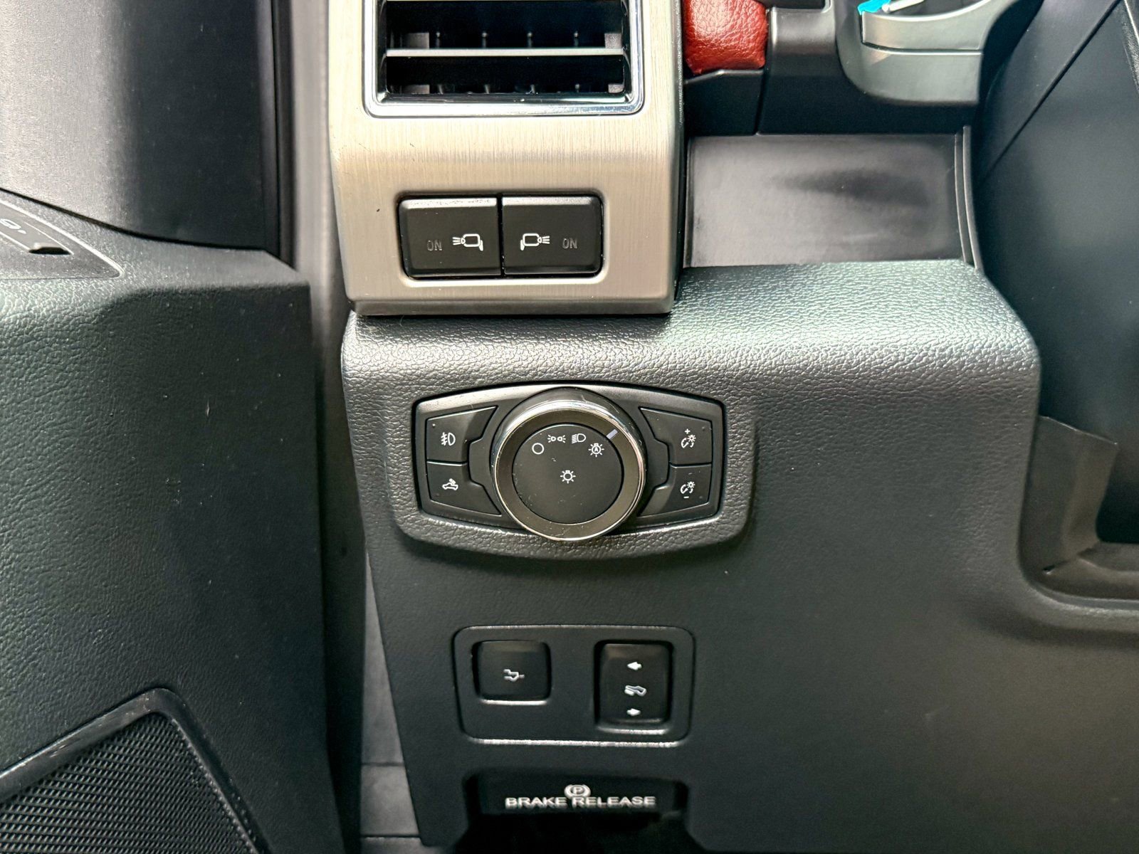 Certified 2022 Ford F350 Platinum w/ Tremor Off-Road Package image 34