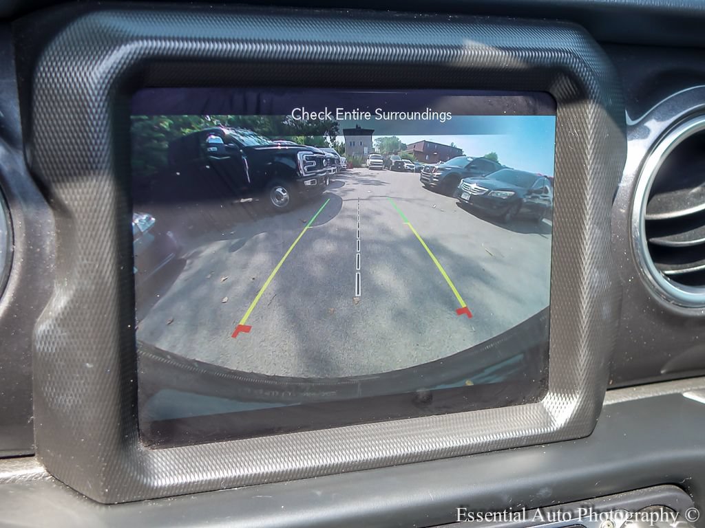 Used 2023 Jeep Wrangler Unlimited Sahara AWD/4WD image 16