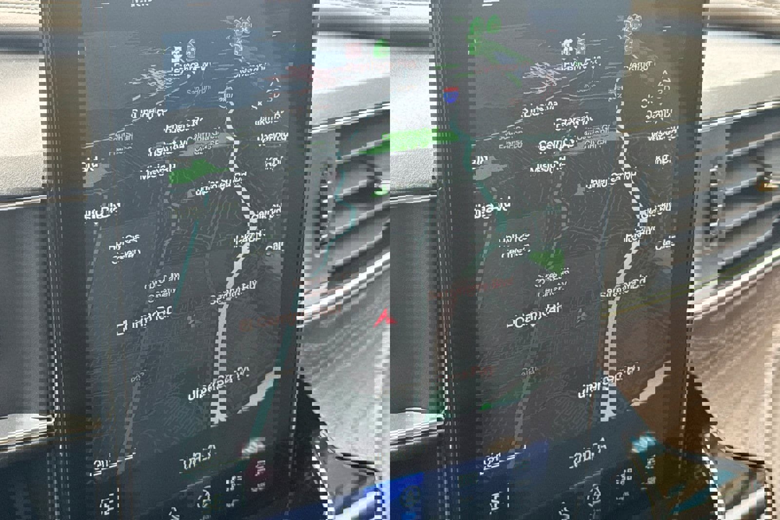 Certified 2022 Ford Explorer Platinum w/ Equipment Group 601A image 20