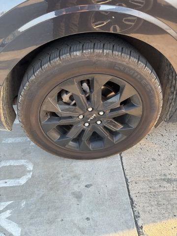 Used 2024 Kia Carnival SX Prestige image 8