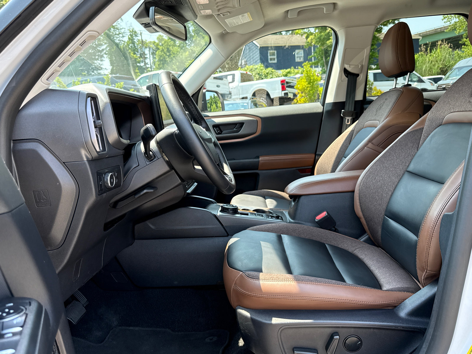 Certified 2025 Ford Bronco Sport Outer Banks w/ Outer Banks Tech Package+ AWD/4WD image 10