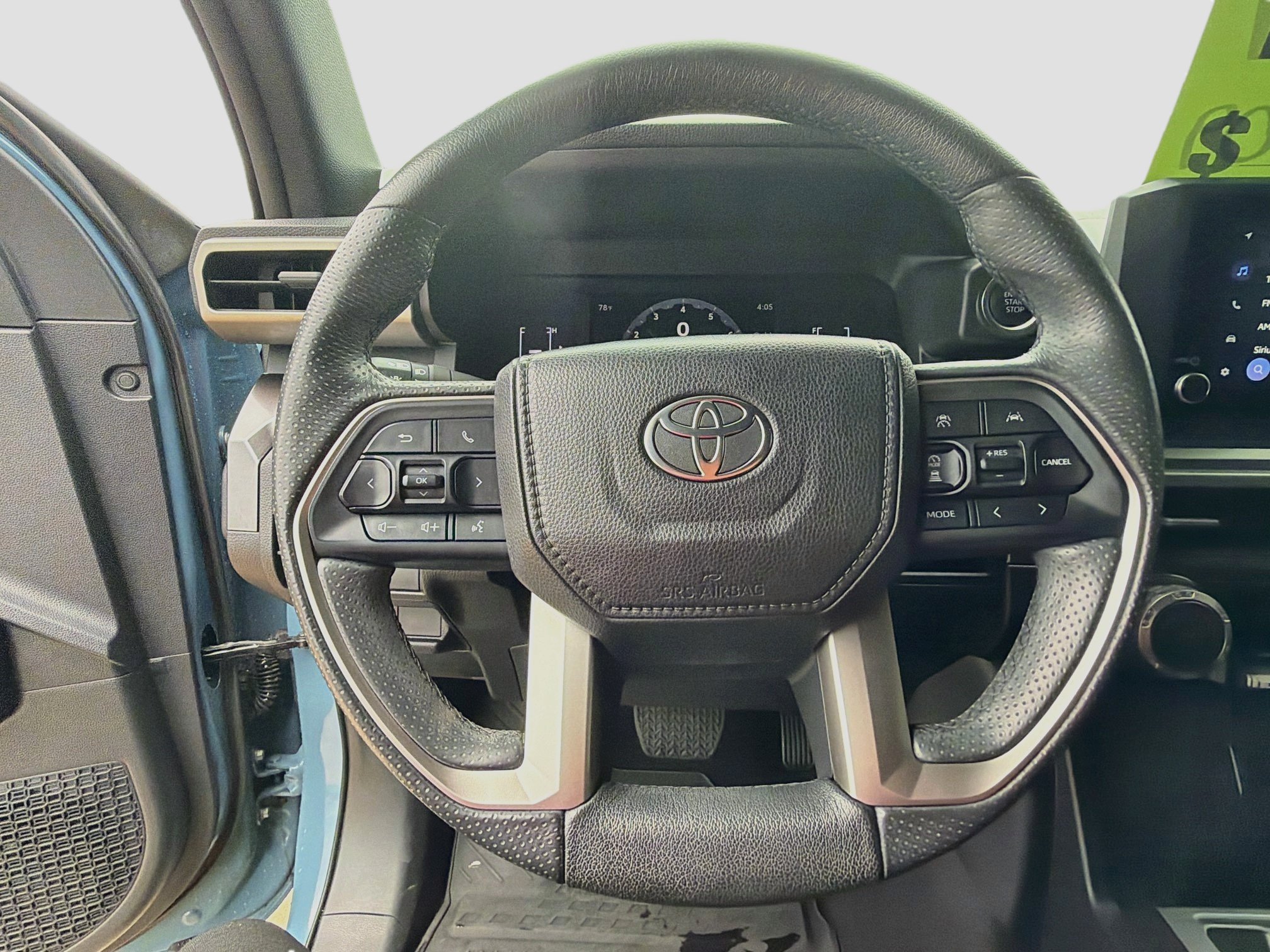 Used 2025 Toyota 4Runner SR5 AWD/4WD image 11