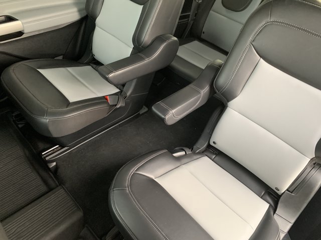 Certified 2022 Ford Explorer XLT w/ Equipment Group 202A AWD/4WD image 21