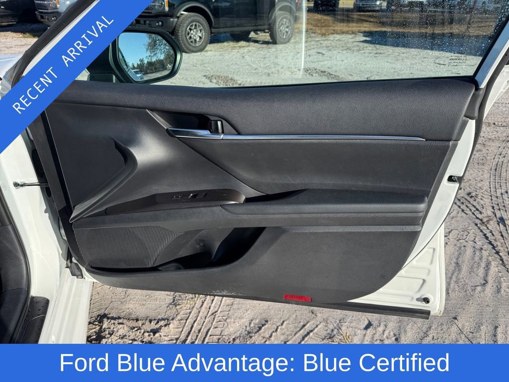 Used 2024 Toyota Camry SE image 16