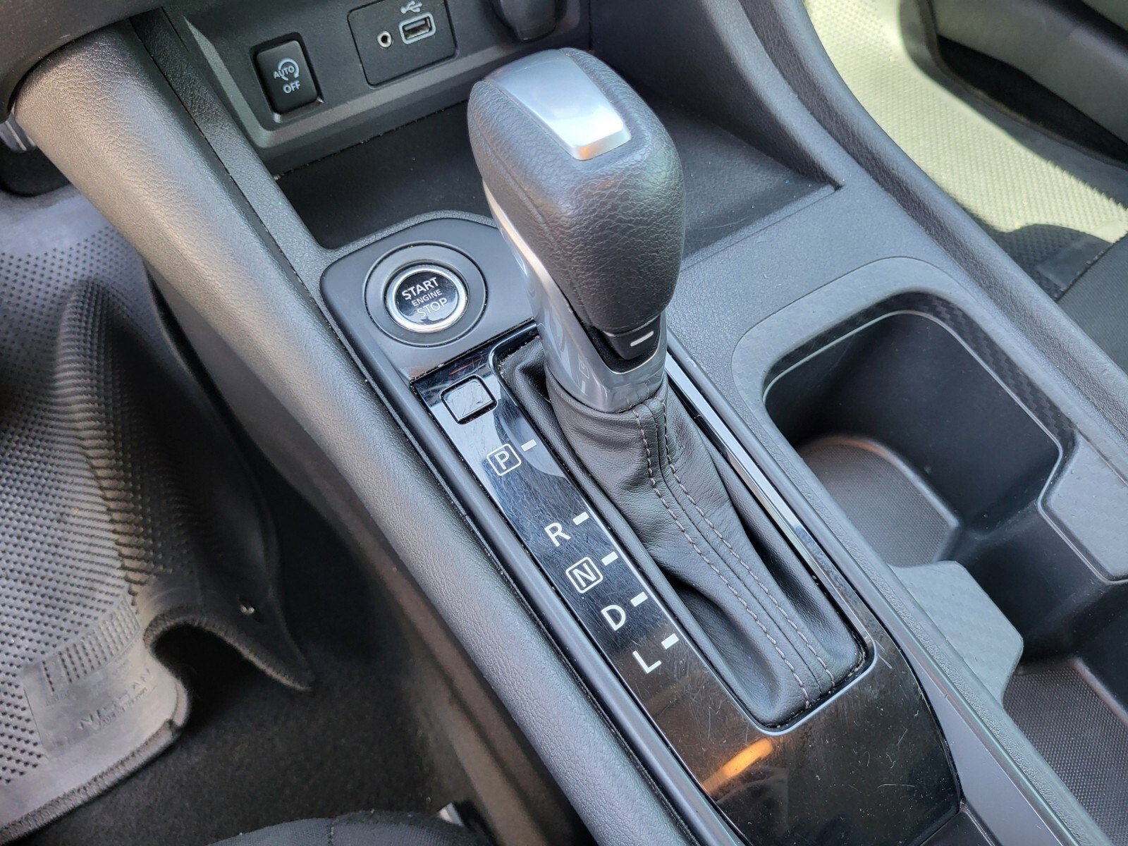 Used 2025 Nissan Sentra S image 25