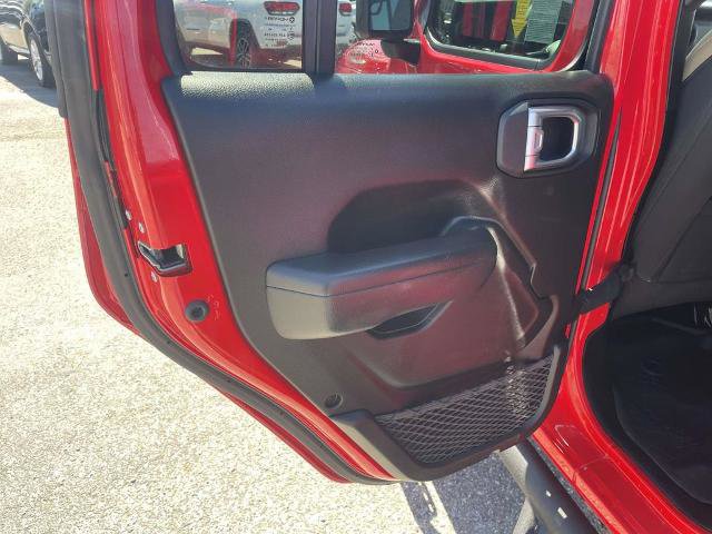 Used 2023 Jeep Gladiator Willys image 18