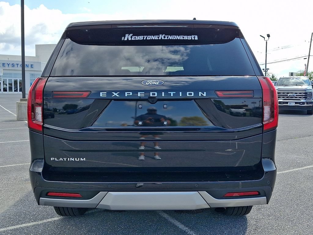 Certified 2025 Ford Expedition Platinum w/ Driver's Package AWD/4WD image 5