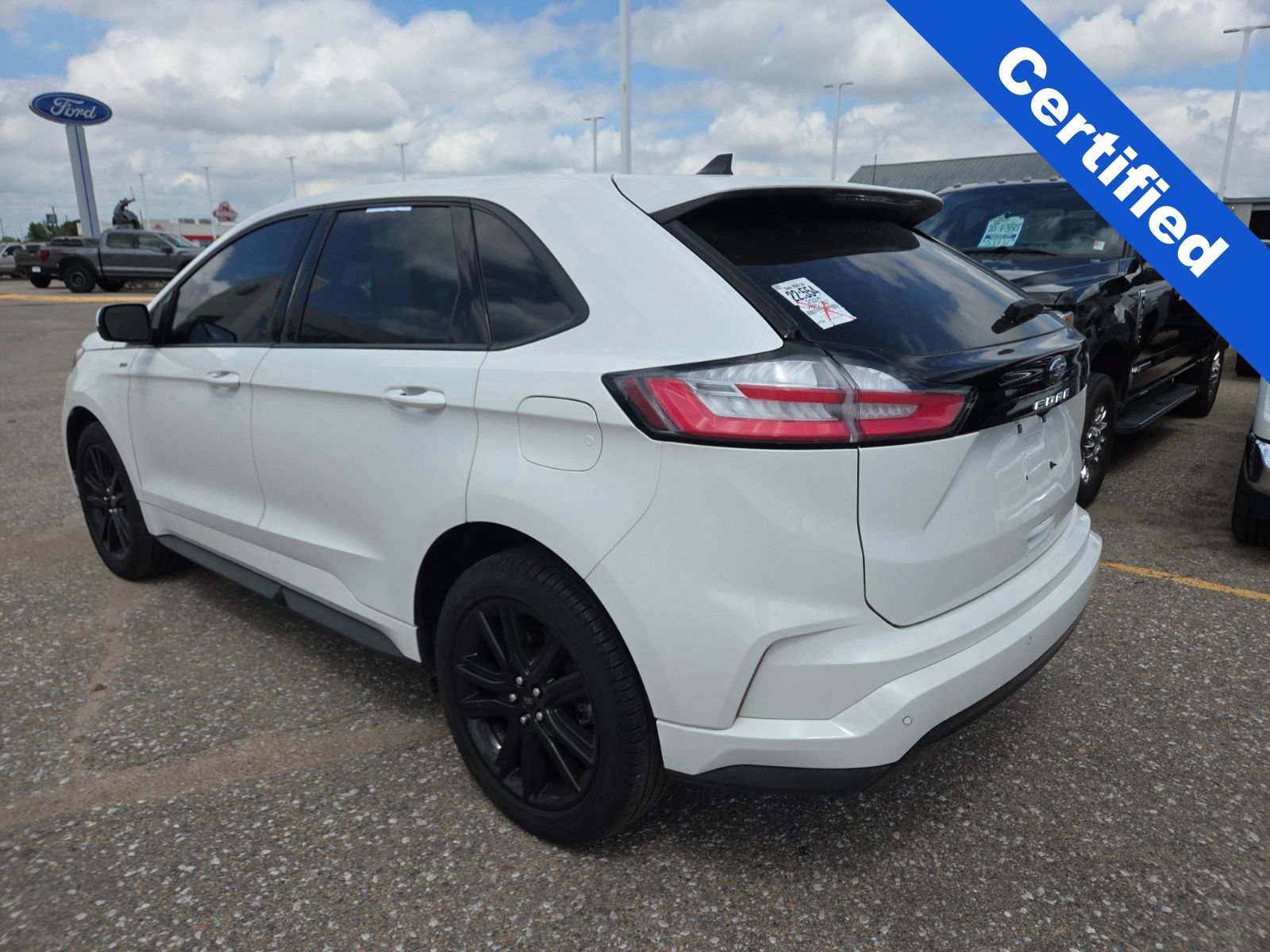 Certified 2024 Ford Edge ST-Line AWD/4WD image 3