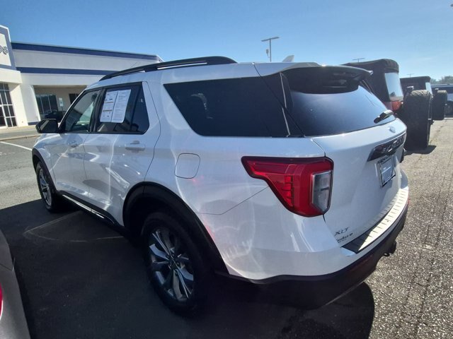 Certified 2023 Ford Explorer XLT w/ Equipment Group 202A AWD/4WD image 7