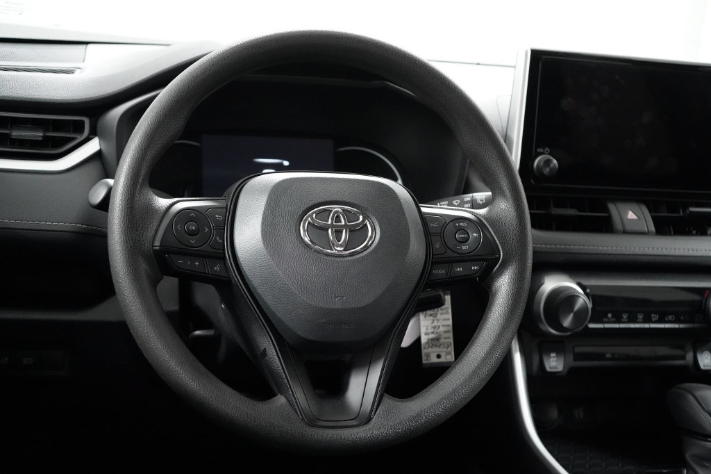 Used 2025 Toyota RAV4 LE AWD/4WD image 13
