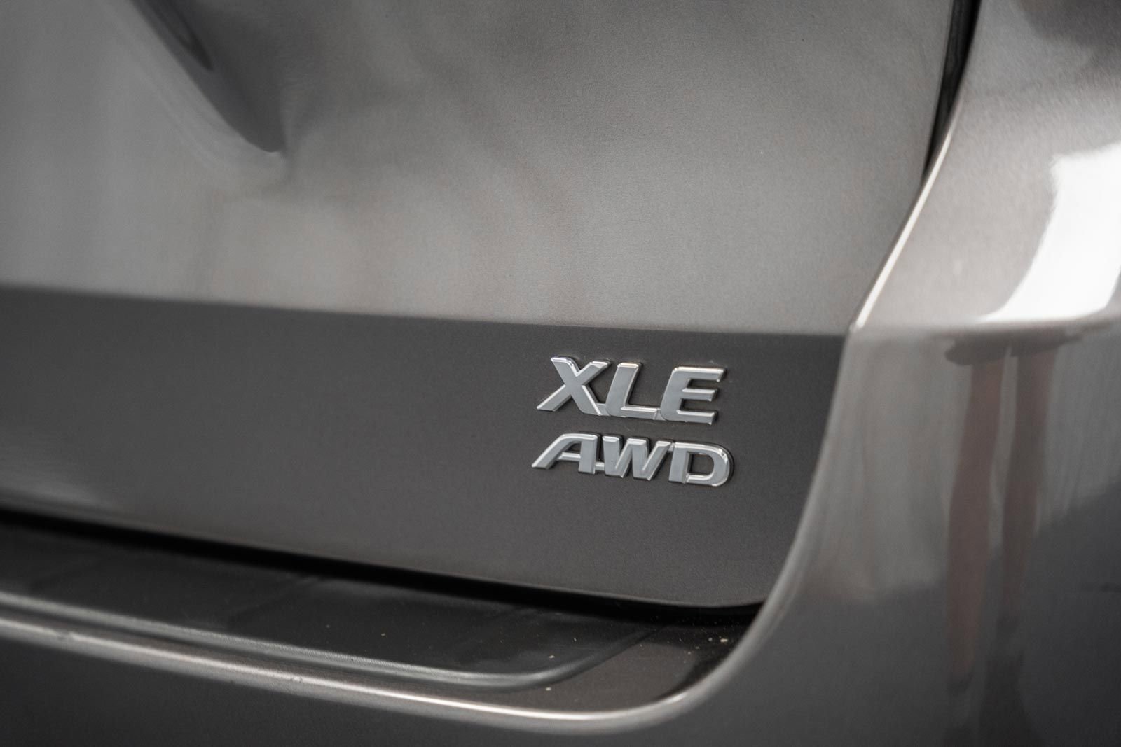 Used 2020 Toyota Sienna XLE w/ XLE Navigation Package image 9