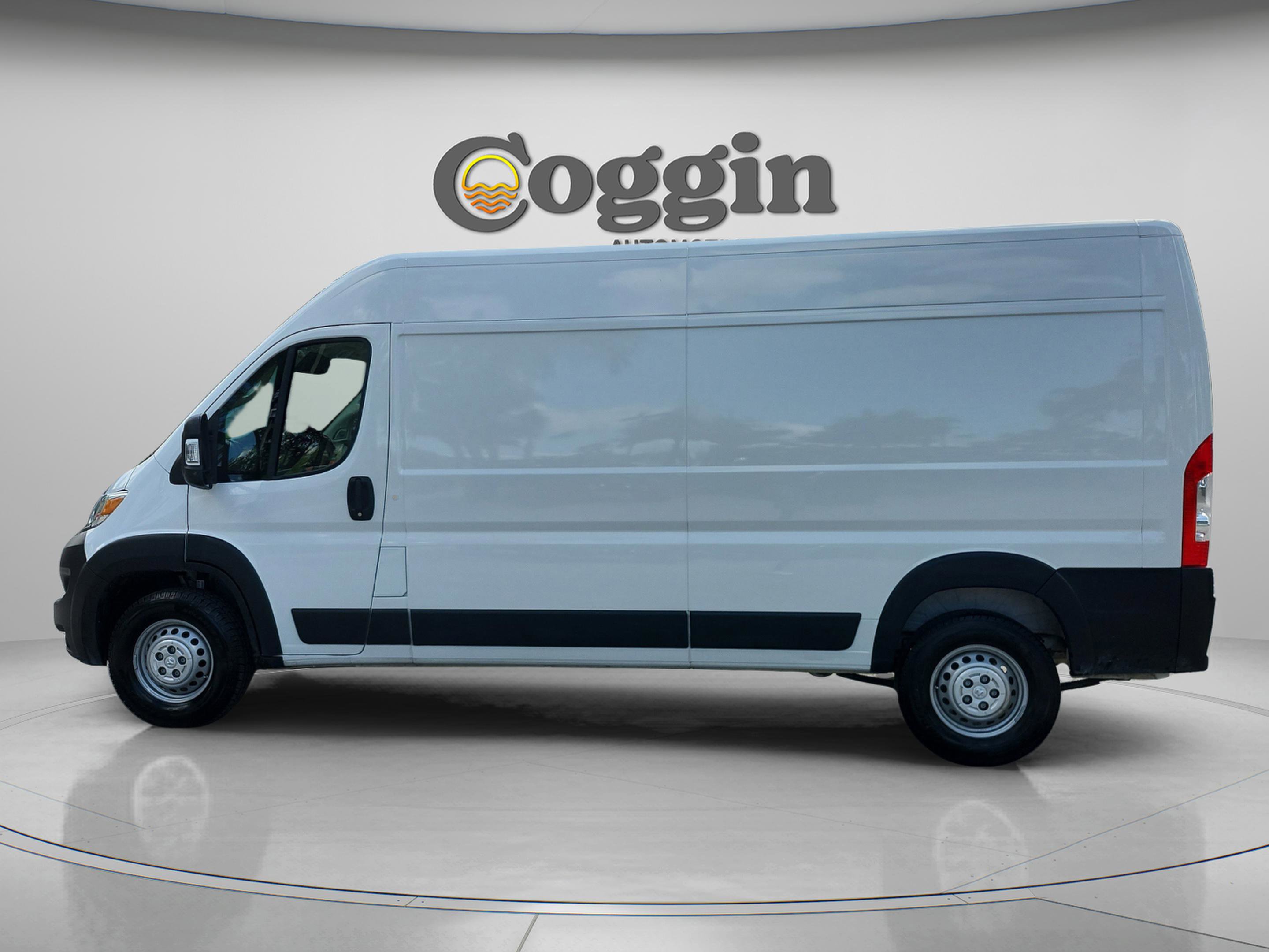 Used 2025 RAM ProMaster 2500 w/ Convenience Group FWD image 2