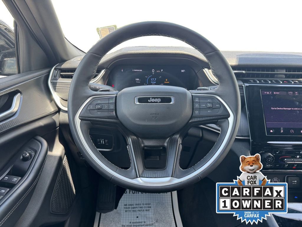Used 2025 Jeep Grand Cherokee Altitude AWD/4WD image 14