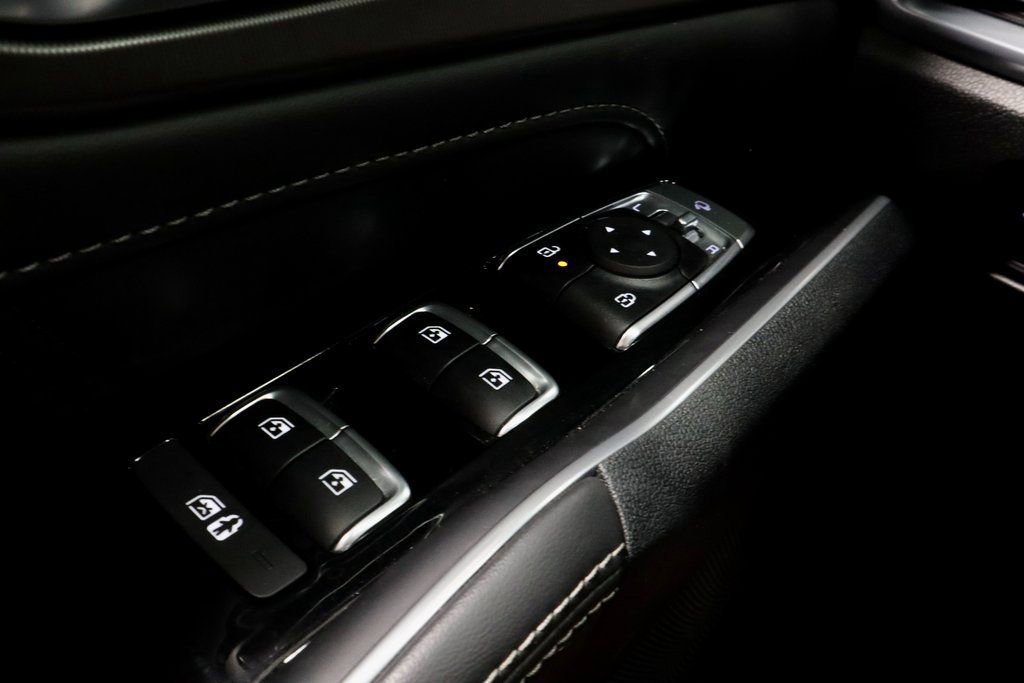 Used 2025 Kia Sorento SX image 30