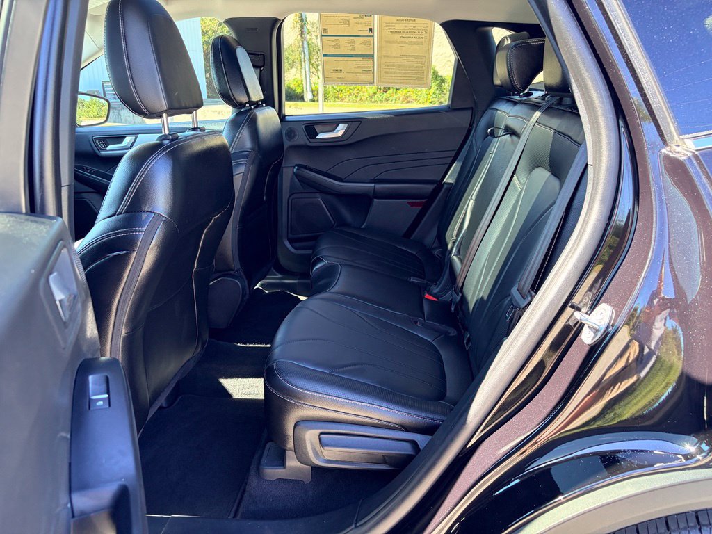 Certified 2025 Ford Escape SE w/ PHEV Premium Package FWD image 24