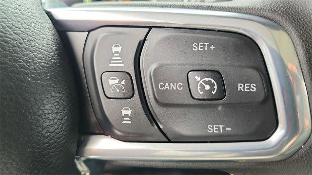 Used 2025 Jeep Wrangler Unlimited Sahara image 23