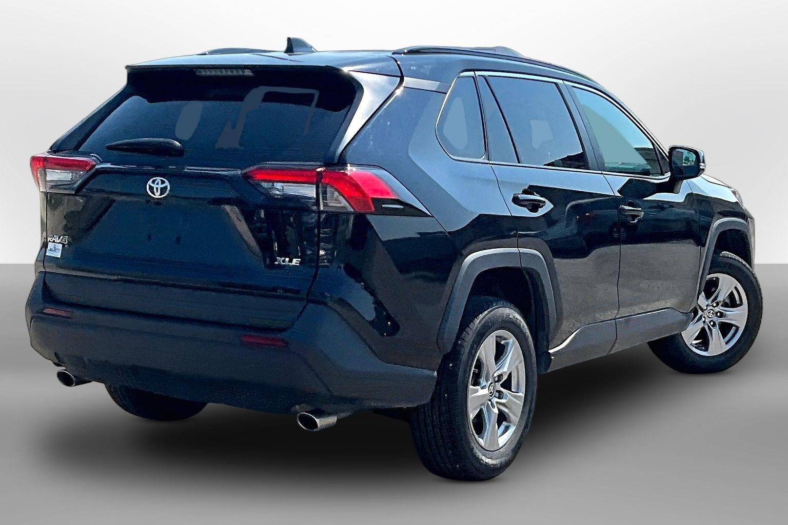 Used 2024 Toyota RAV4 XLE FWD image 11