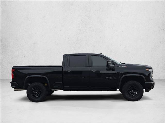 Used 2025 Chevrolet Silverado 2500 ZR2 w/ Technology Package AWD/4WD image 4