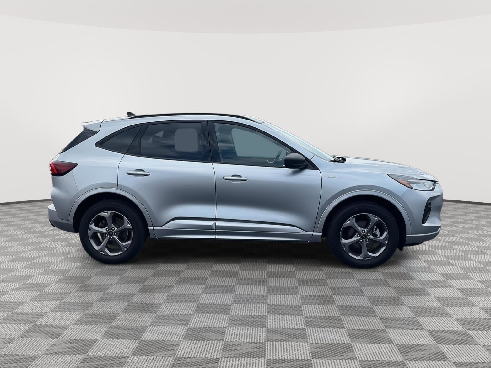 Certified 2024 Ford Escape ST-Line w/ Tech Pack #1 AWD/4WD image 4