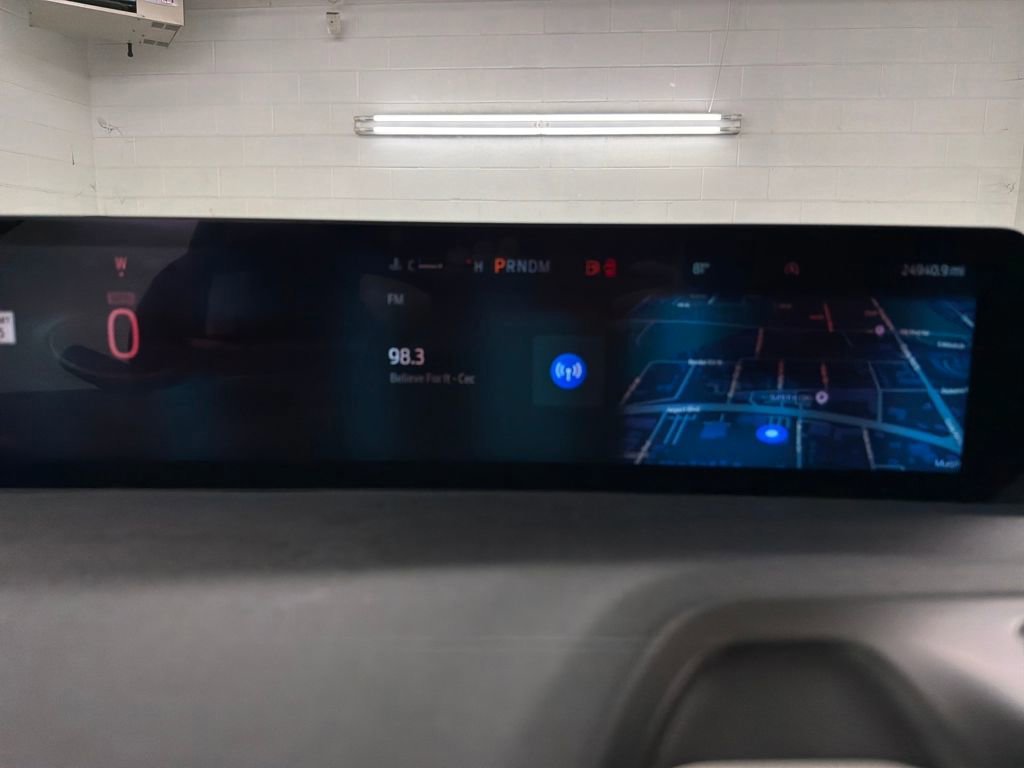 Certified 2025 Ford Expedition Active image 22