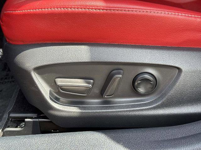 Used 2020 Toyota Camry XSE w/ Navigation Package image 21