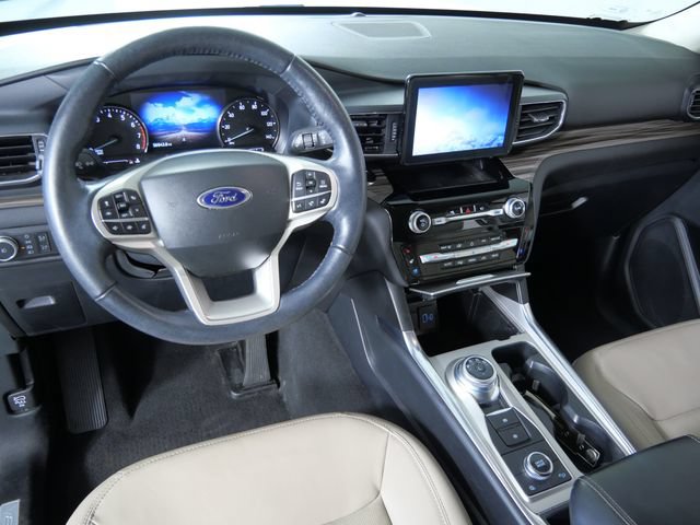 Certified 2022 Ford Explorer Limited w/ Hybrid Equipment Group 310A AWD/4WD image 3