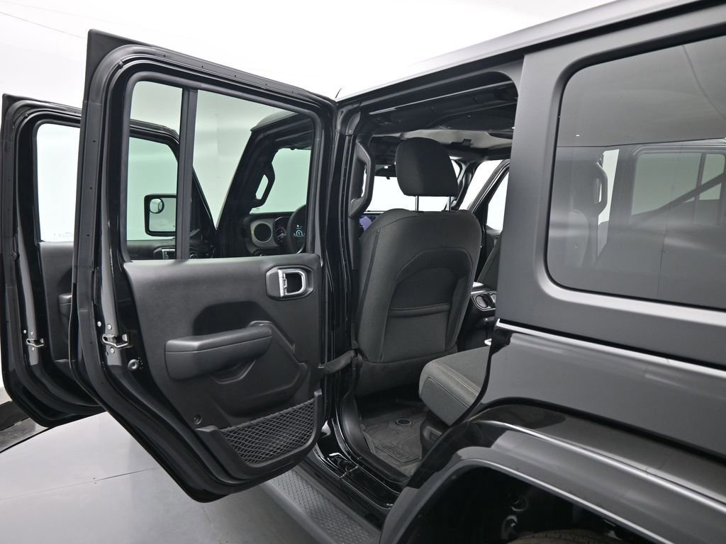 Used 2024 Jeep Wrangler Unlimited image 43
