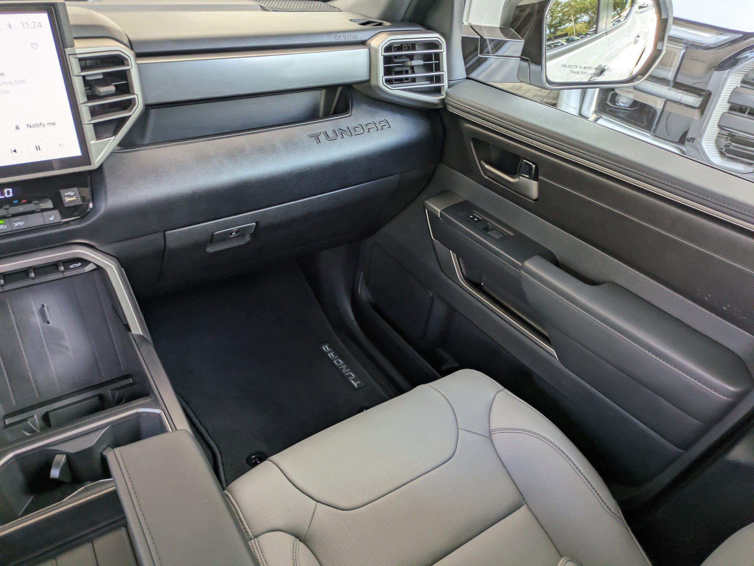 Used 2026 Toyota Tundra SR5 w/ SR5 Premium Package AWD/4WD image 17