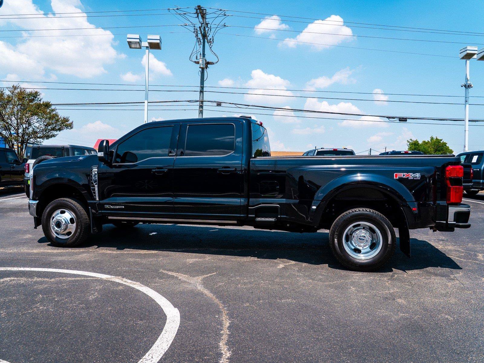 Certified 2025 Ford F350 Lariat w/ FX4 Off-Road Package AWD/4WD image 6