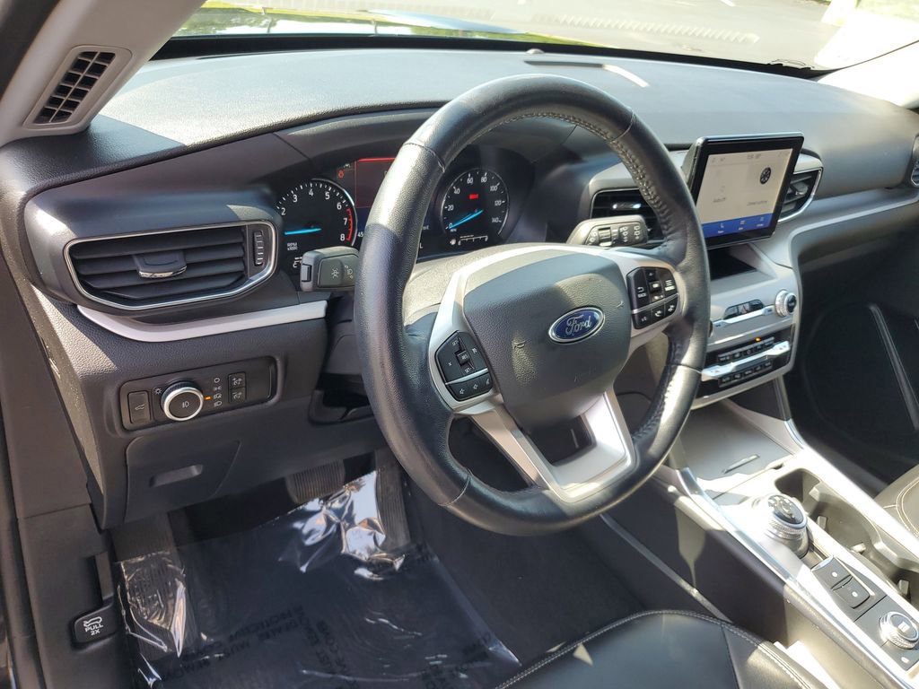 Certified 2023 Ford Explorer XLT w/ Equipment Group 202A image 12