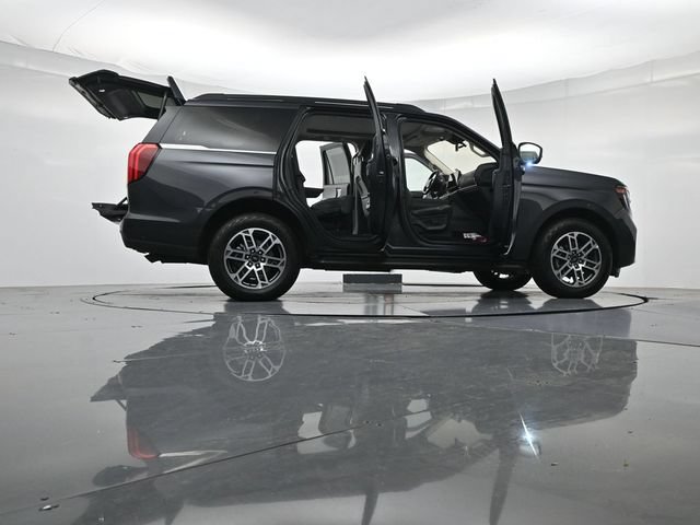 Certified 2025 Ford Expedition Active AWD/4WD image 62
