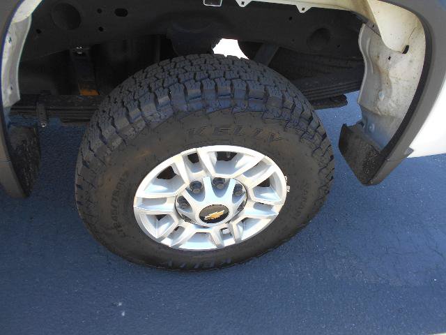 Used 2024 Chevrolet Silverado 2500 LT AWD/4WD image 21