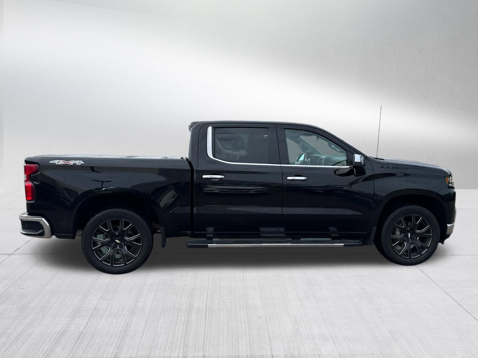 Used 2022 Chevrolet Silverado 1500 LTZ w/ LTZ Convenience Package II AWD/4WD image 8