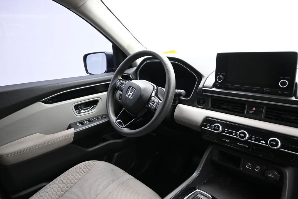 Used 2023 Honda Pilot LX image 17
