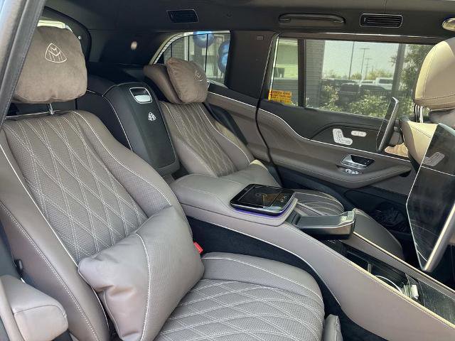 Used 2025 Mercedes-Benz Maybach GLS 600 4MATIC image 10