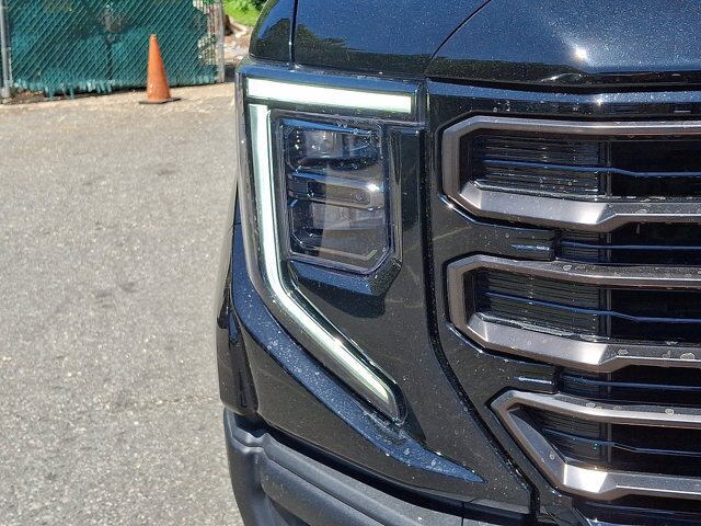 Used 2024 GMC Sierra 1500 AT4X w/ AT4X AEV Edition AWD/4WD image 19