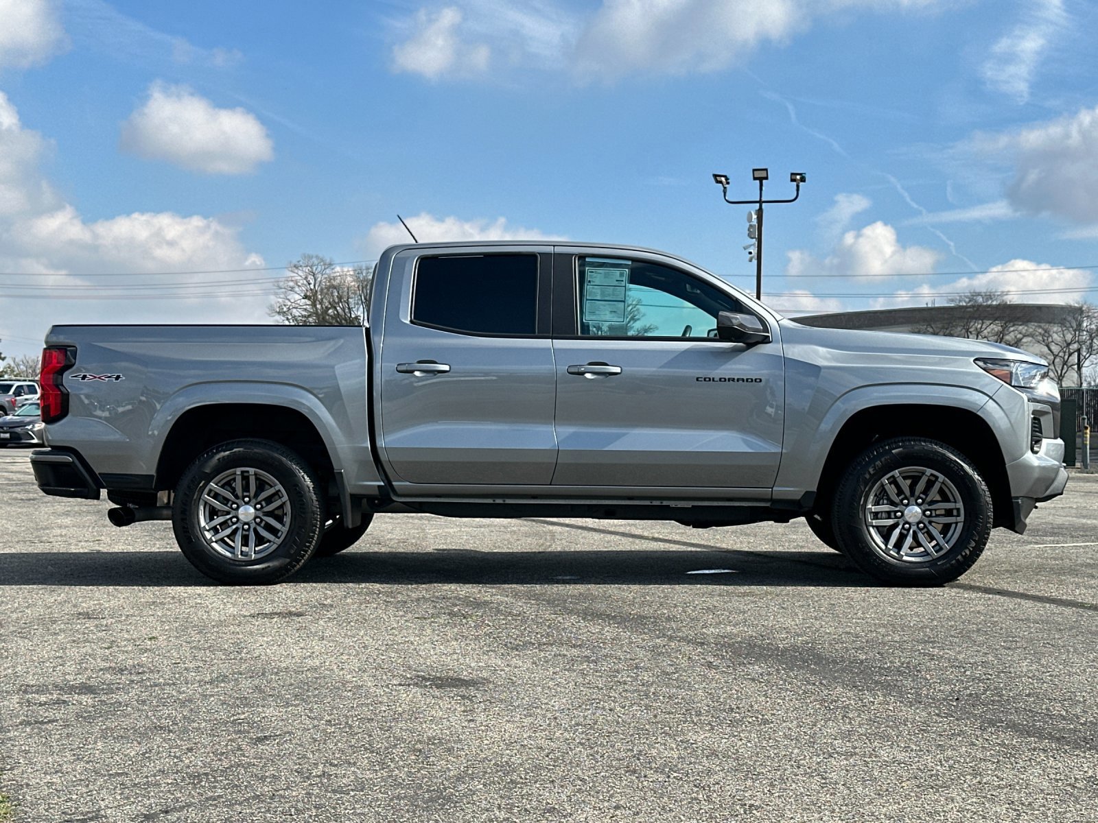 Used 2024 Chevrolet Colorado LT w/ LT Convenience Package II image 6