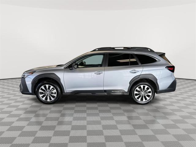 Used 2025 Subaru Outback Limited AWD/4WD image 2