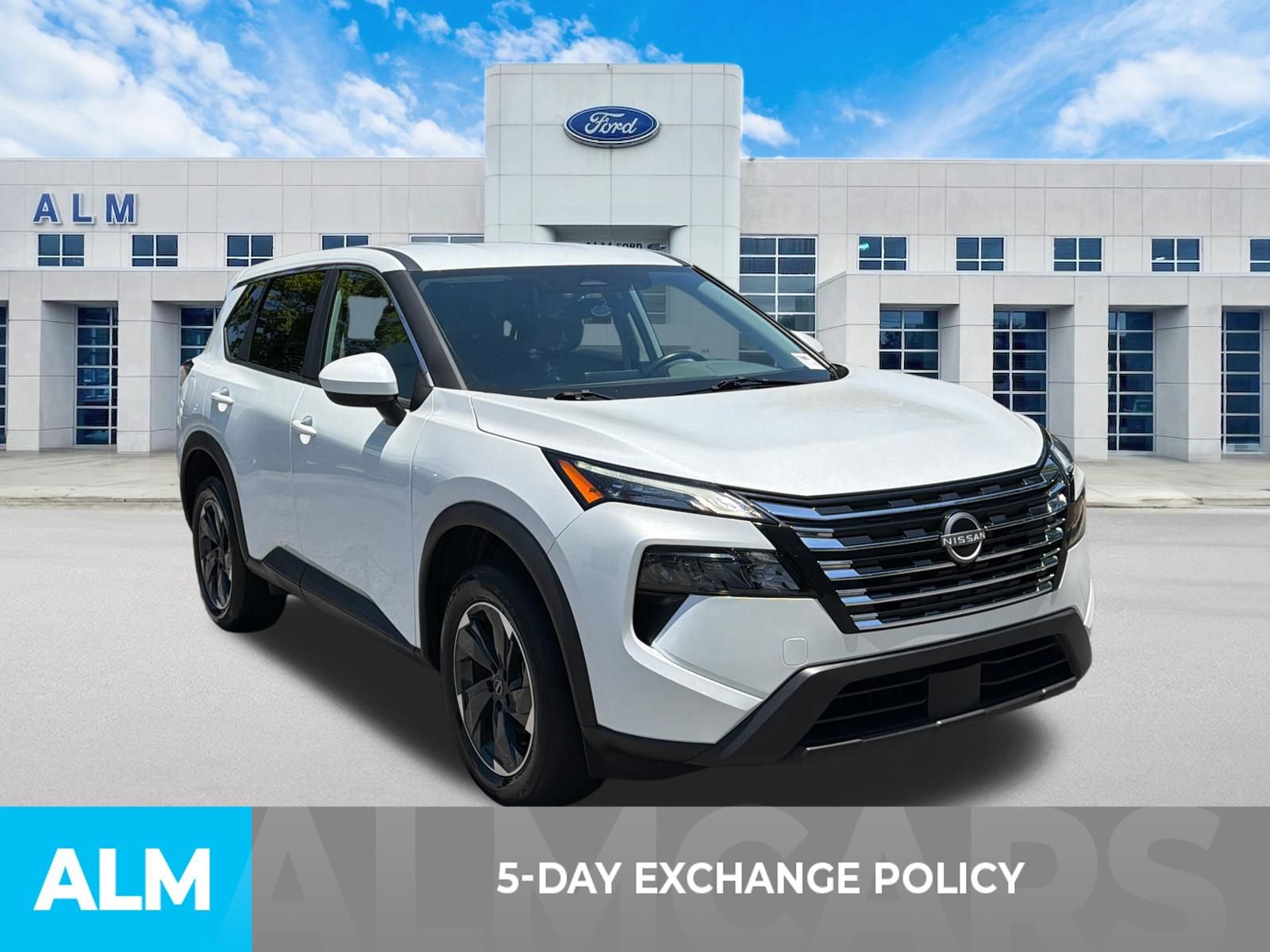 Used 2025 Nissan Rogue SV FWD image 3