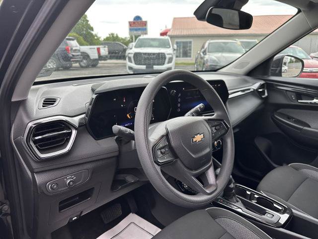 Used 2025 Chevrolet TrailBlazer LT AWD/4WD image 18