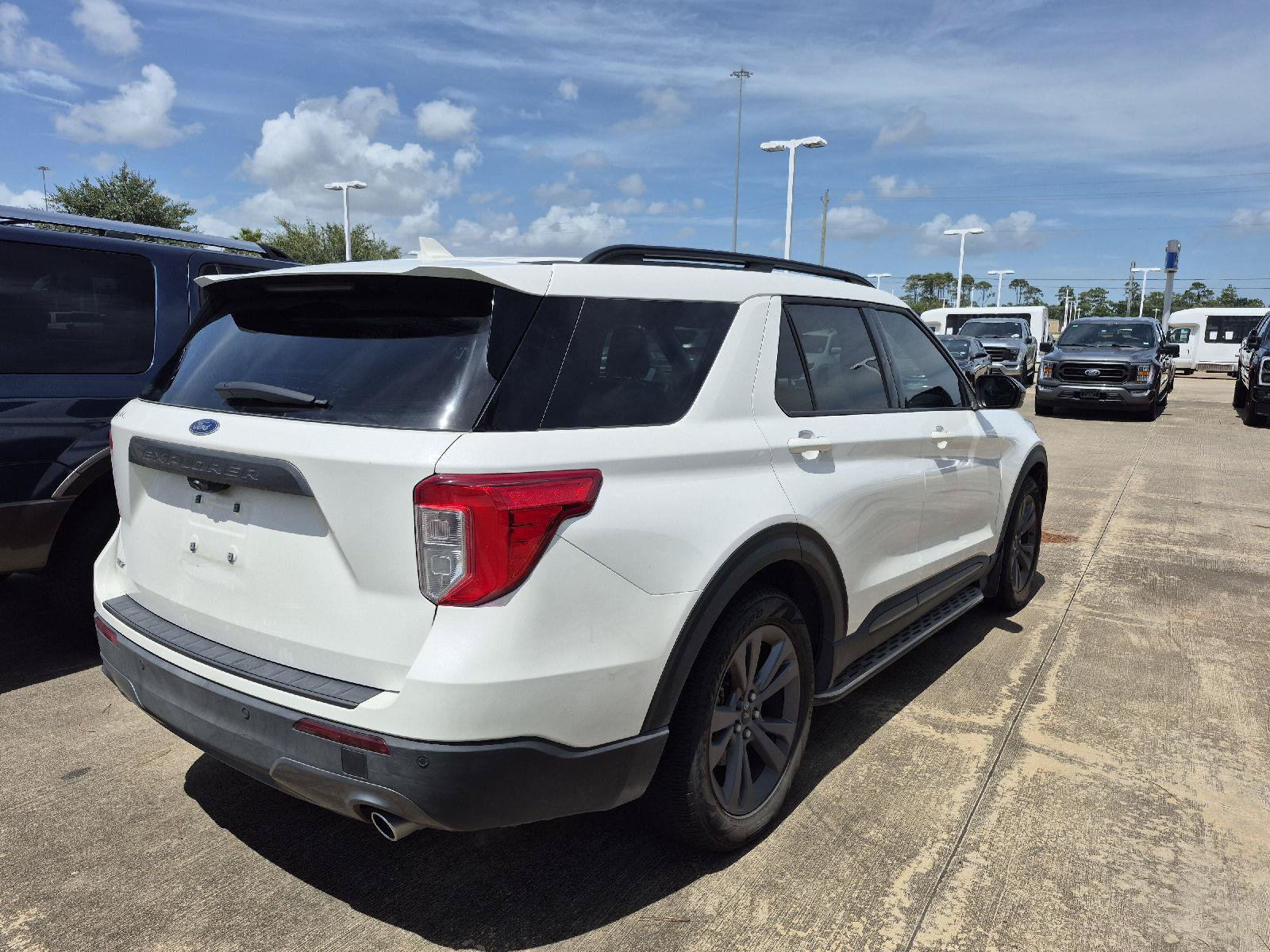 Certified 2023 Ford Explorer XLT w/ Equipment Group 202A RWD image 3
