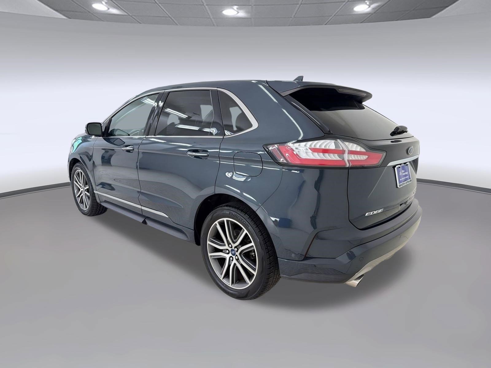 Certified 2019 Ford Edge Titanium w/ Equipment Group 301A FWD image 3