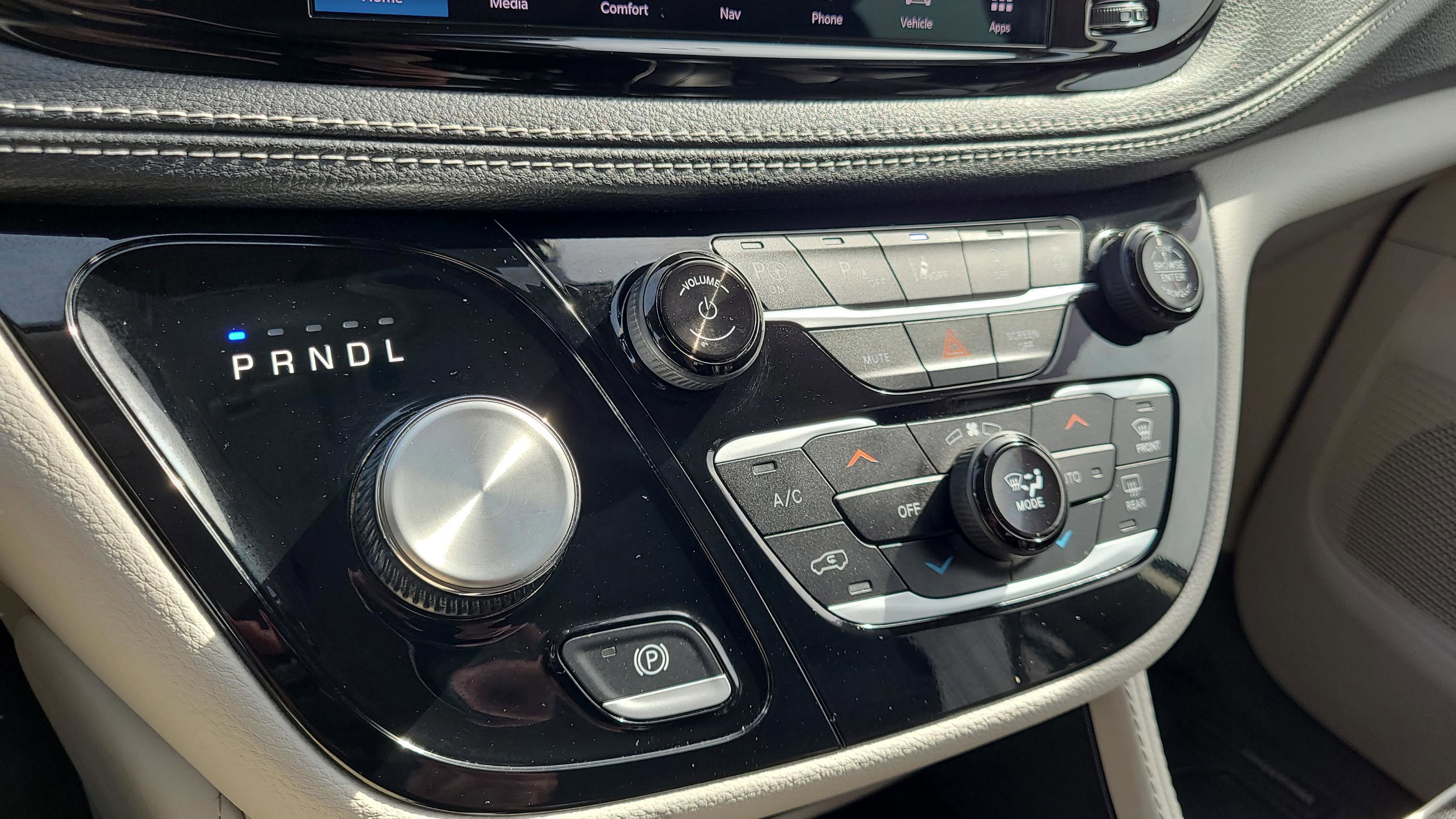 Used 2023 Chrysler Pacifica Limited image 20