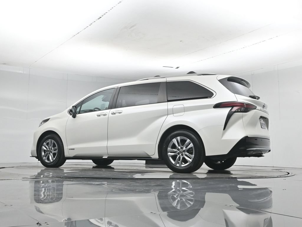 Used 2021 Toyota Sienna Limited FWD image 56