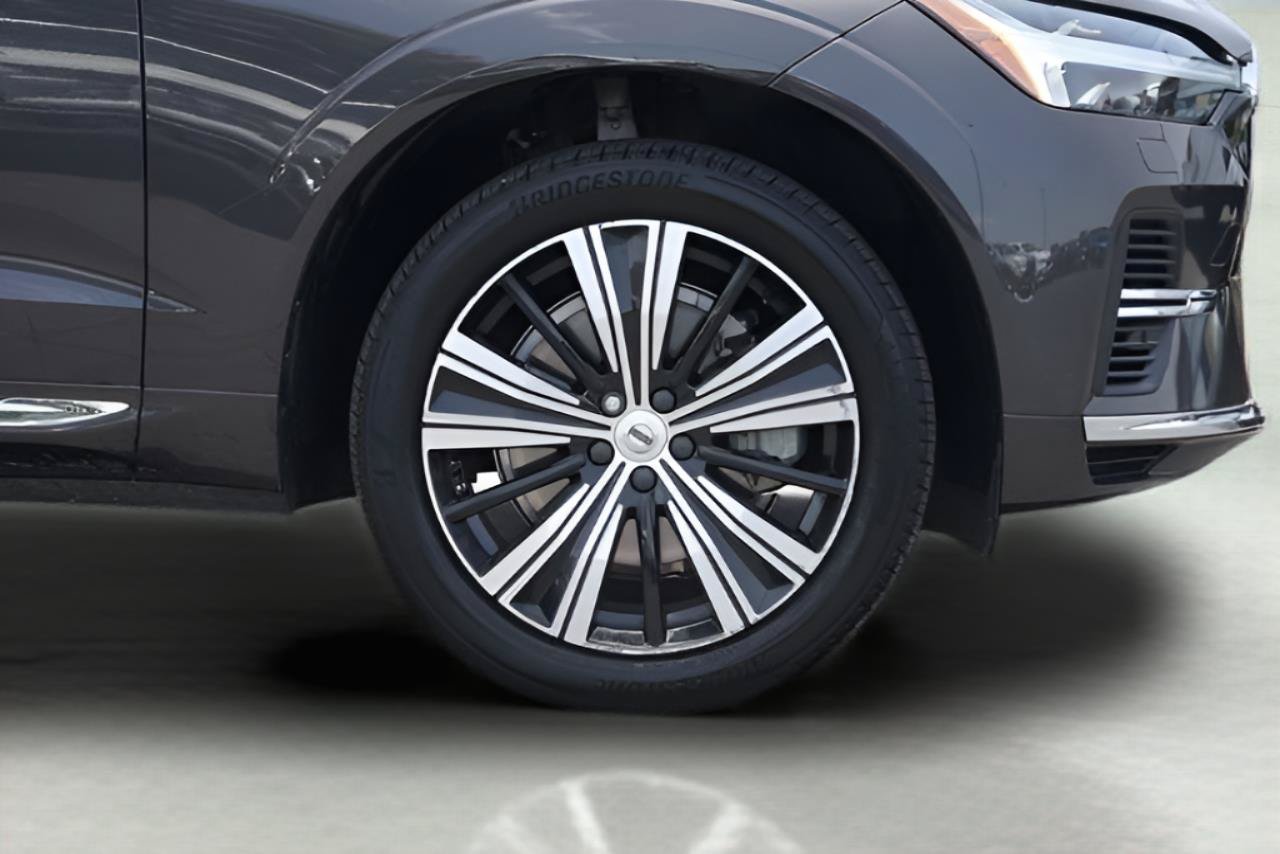 Used 2022 Volvo XC60 T8 Inscription w/ Advanced Package AWD/4WD image 4