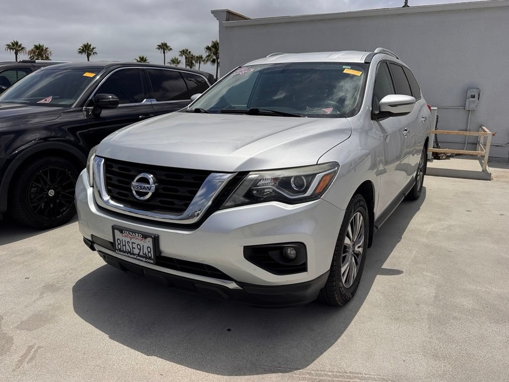 Used 2018 Nissan Pathfinder SV w/ Cargo Package FWD image 3