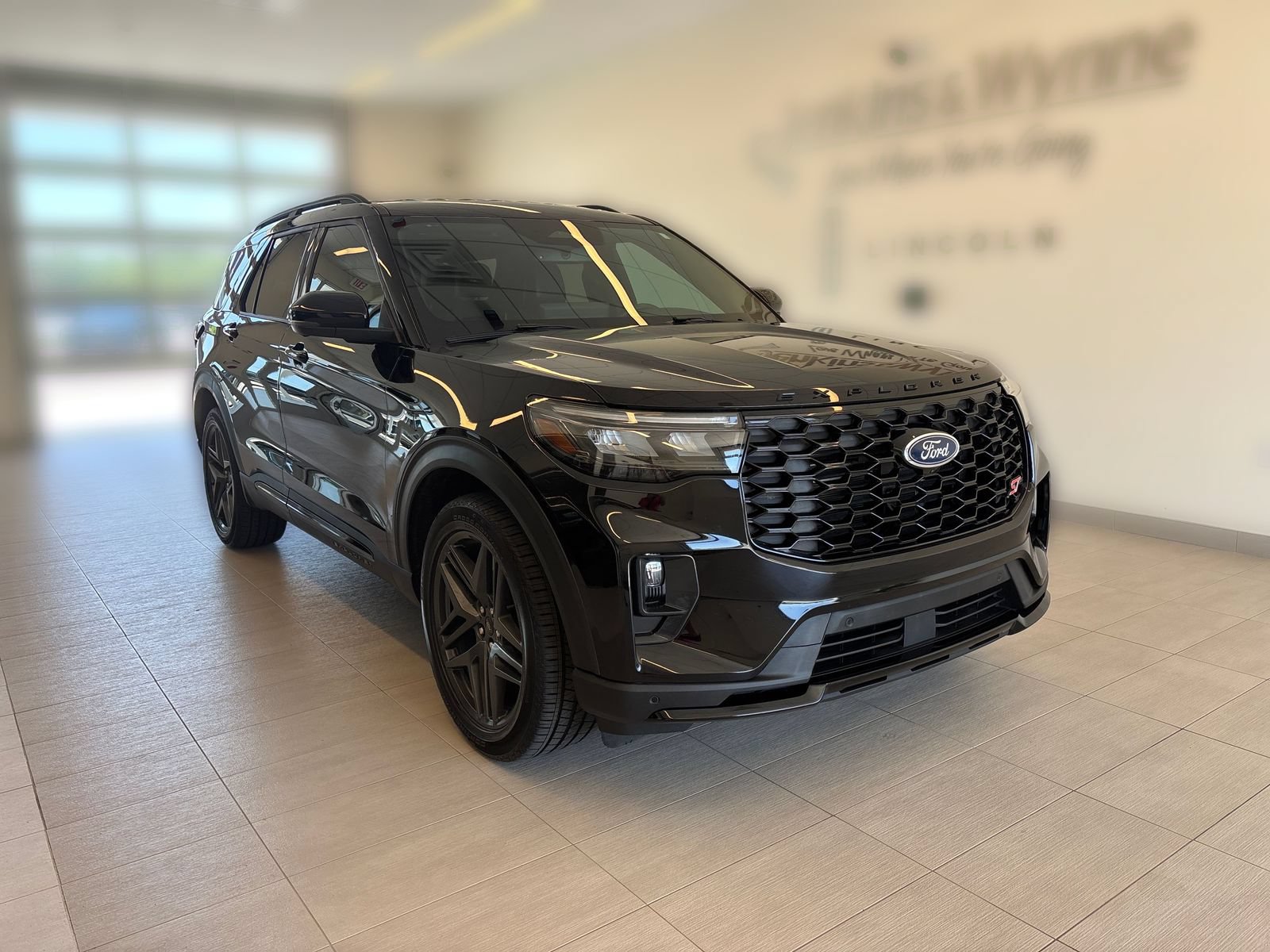 Certified 2025 Ford Explorer ST RWD image 4