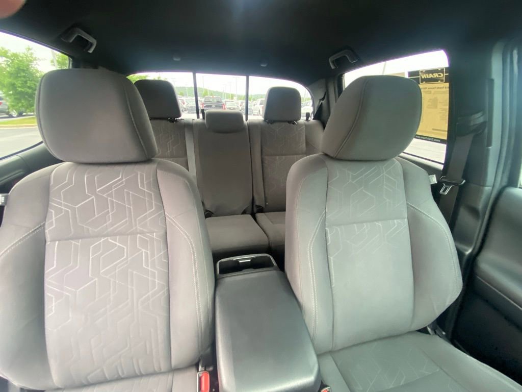 Used 2018 Toyota Tacoma TRD Sport w/ Technology Package RWD image 28